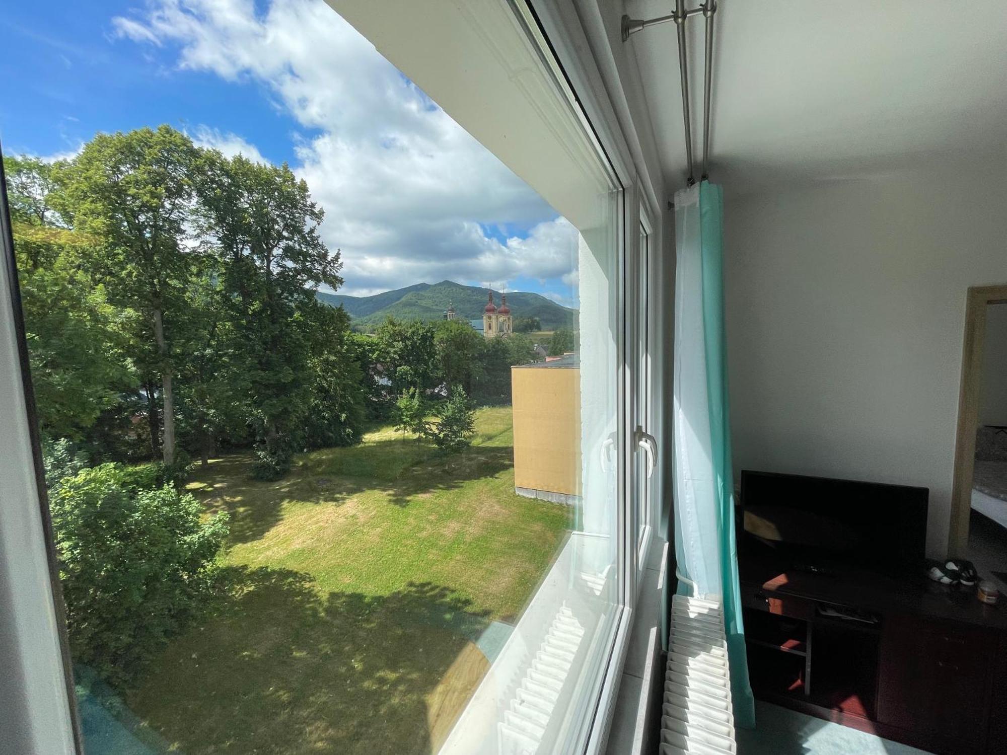Novy Horsky Apartman V Jizerskych Horach Гейніце Екстер'єр фото